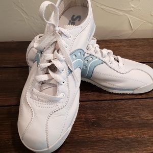 Saucony white/blue leather freedom runner sz